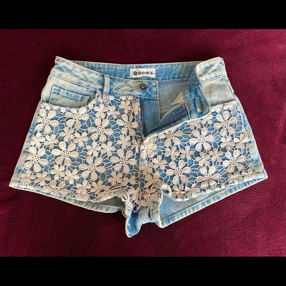 Sexy Jean Shorts by Roxy, size XS - Picture 2 of 4